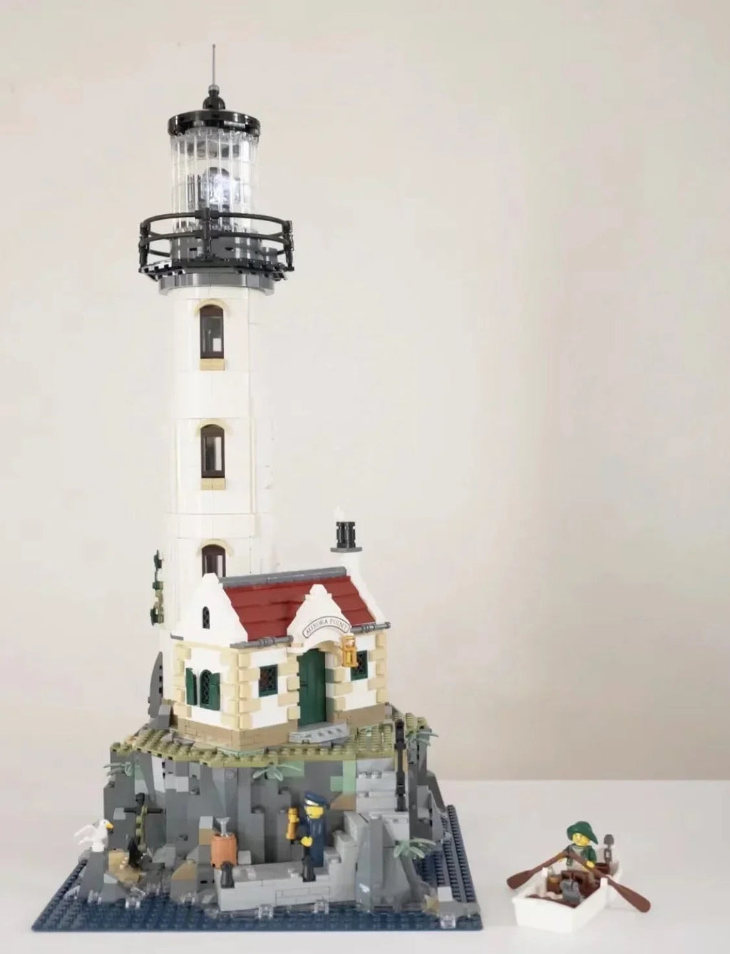 Lighthouse  Motorised | 21335 | Ideas | ل ي ج و